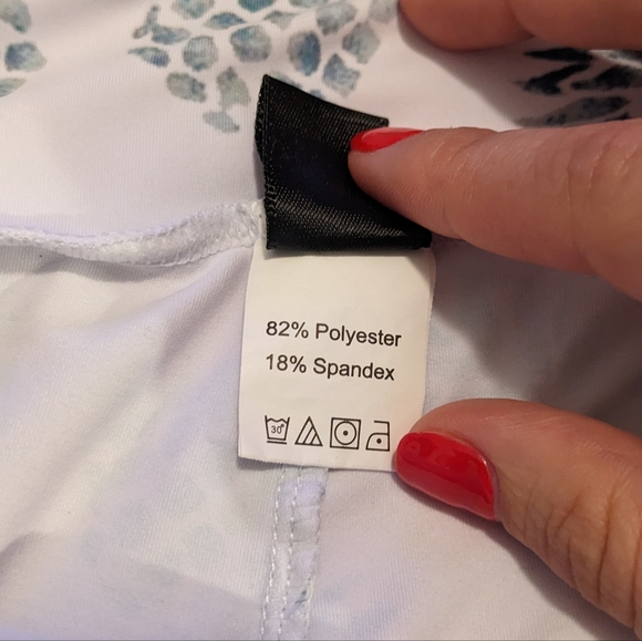 Shein Biker Shorts White w/Green pineapples size medium - Picture 5 of 6